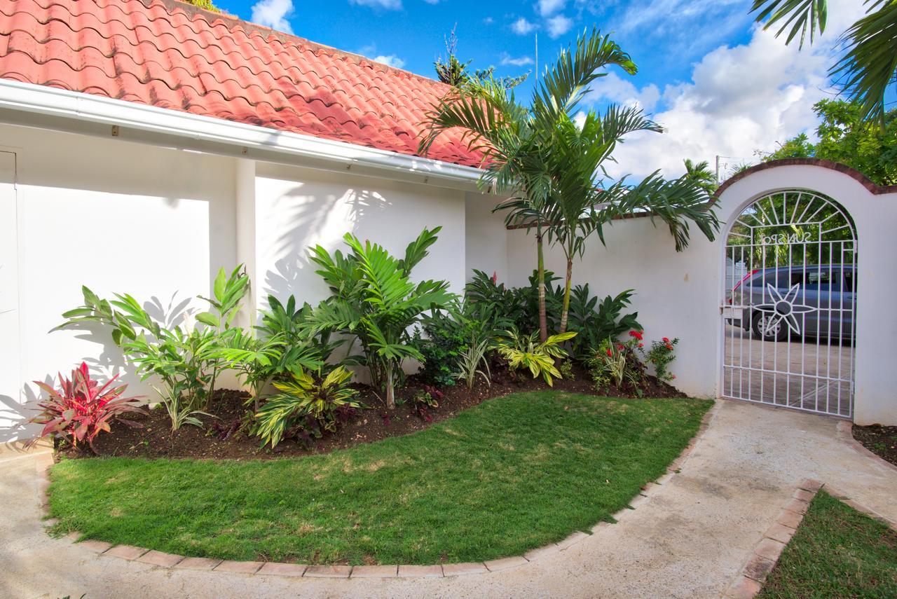 Sunspot Villa Runaway Bay Bagian luar foto