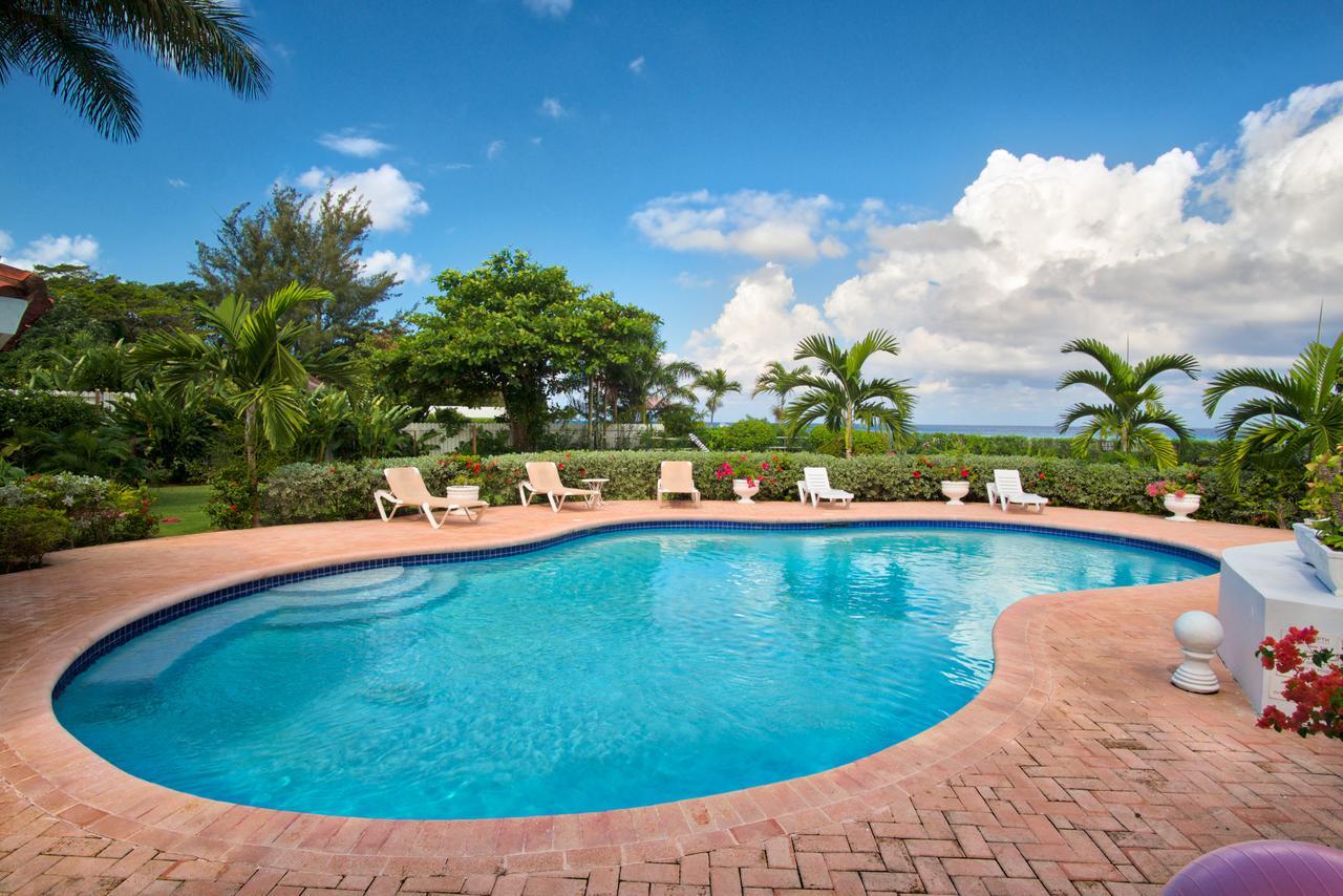 Sunspot Villa Runaway Bay Bagian luar foto