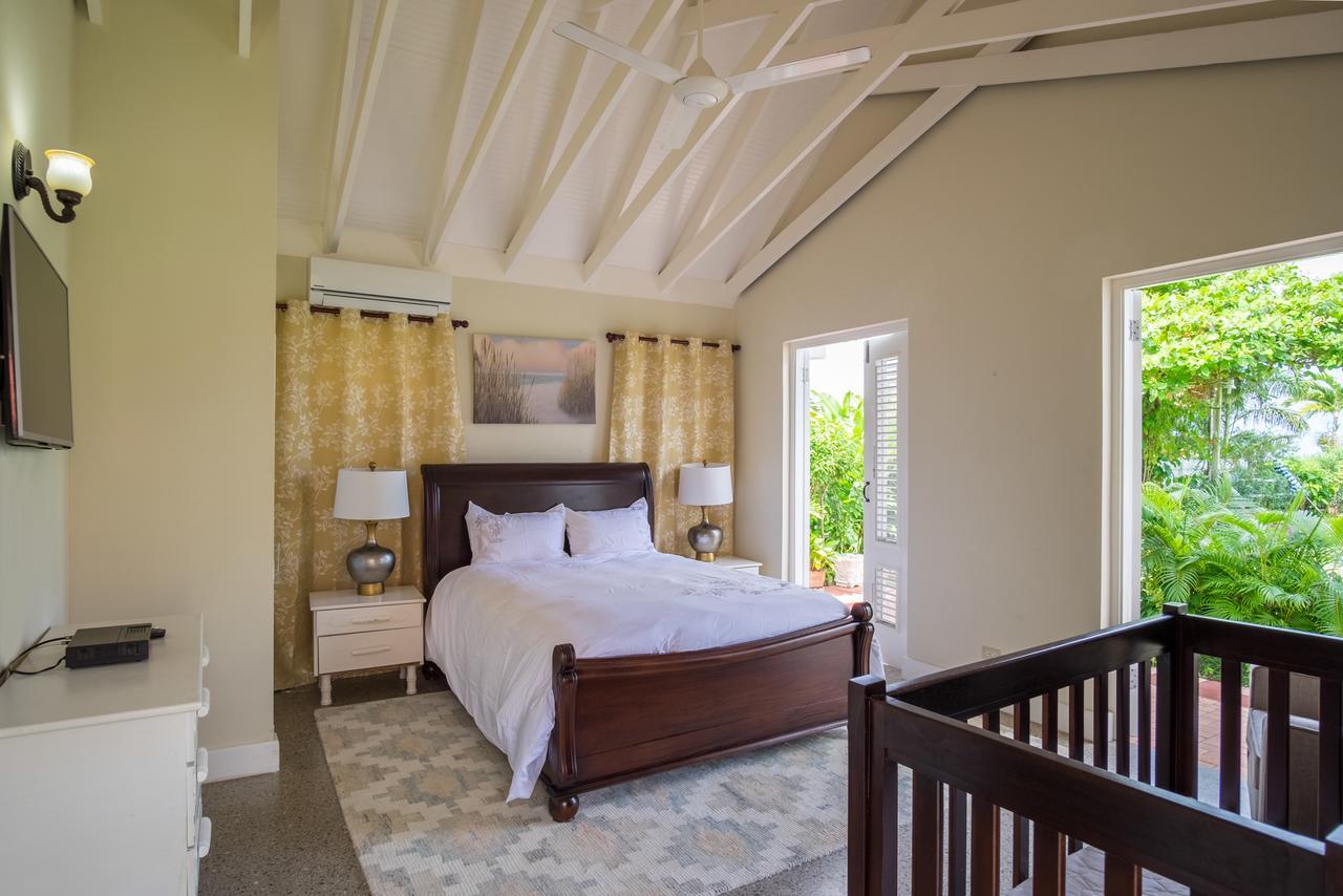 Sunspot Villa Runaway Bay Bagian luar foto
