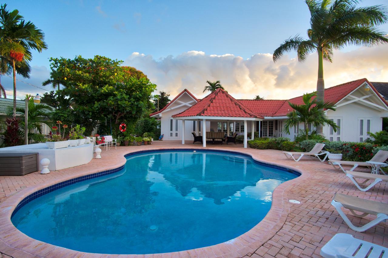 Sunspot Villa Runaway Bay Bagian luar foto