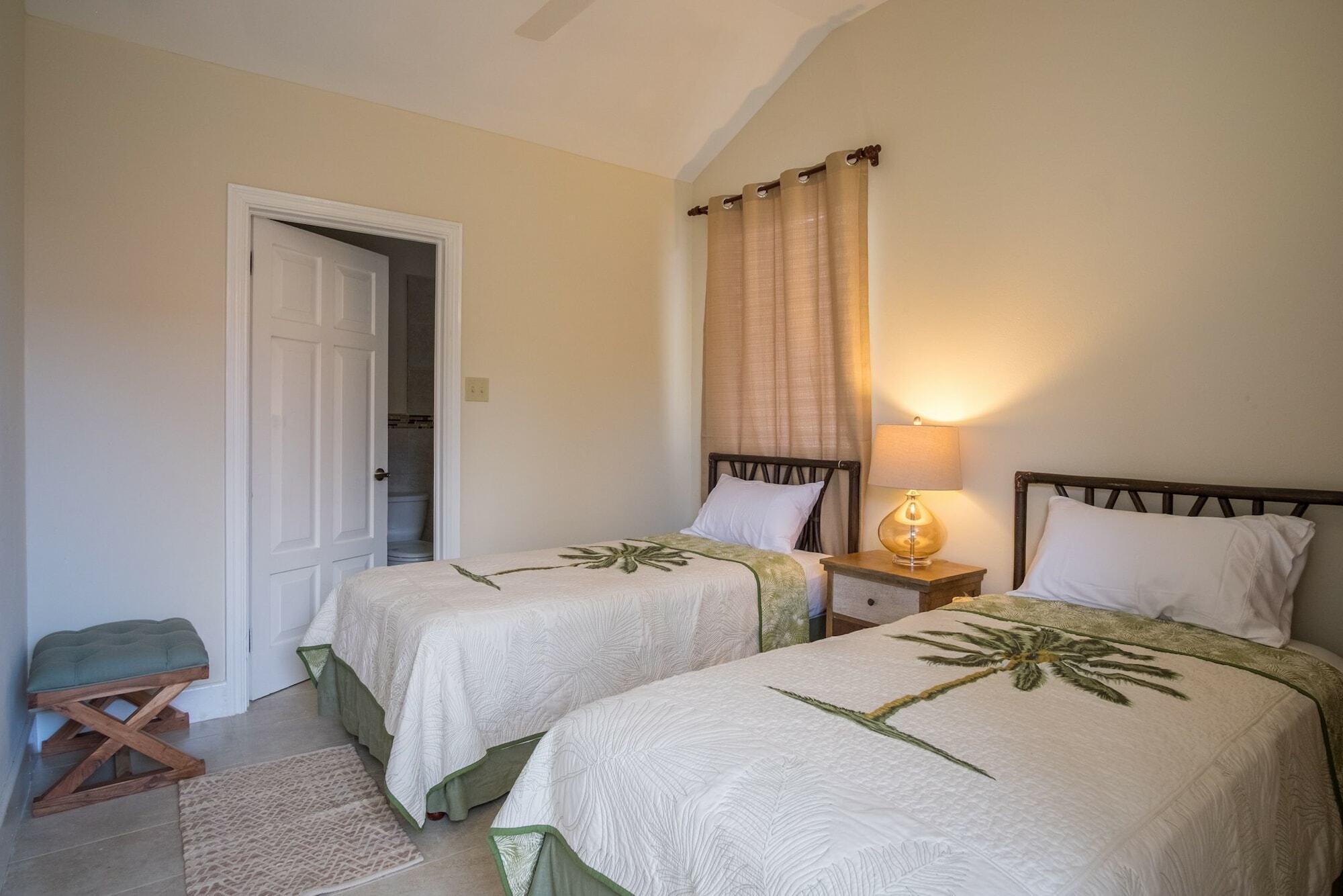 Sunspot Villa Runaway Bay Bagian luar foto